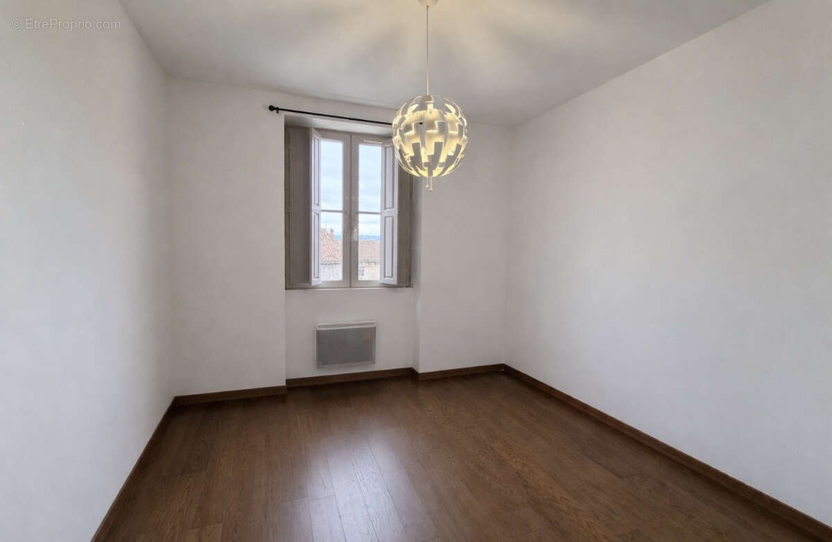 Appartement à ROQUEMAURE