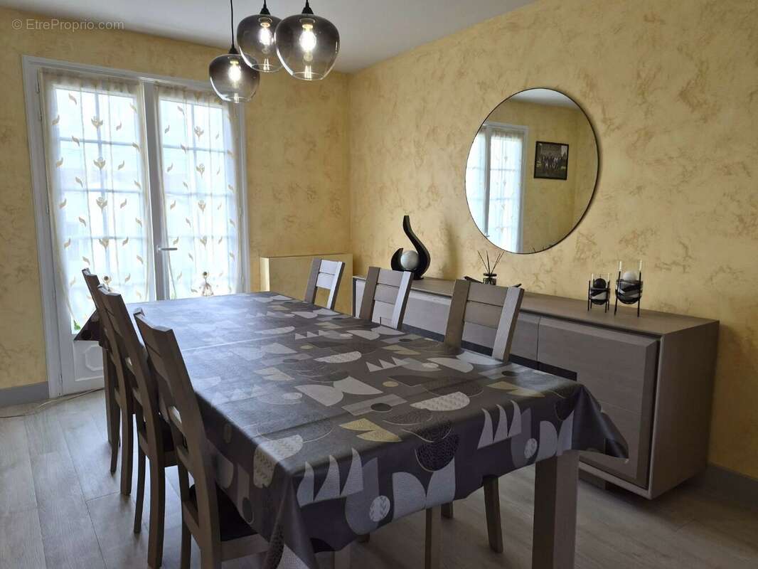Maison à LA TESSOUALLE
