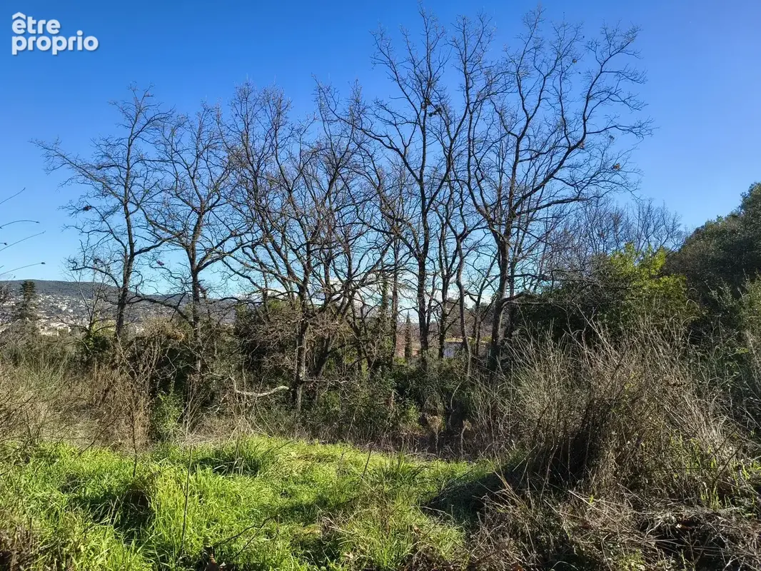 Terrain à DRAGUIGNAN