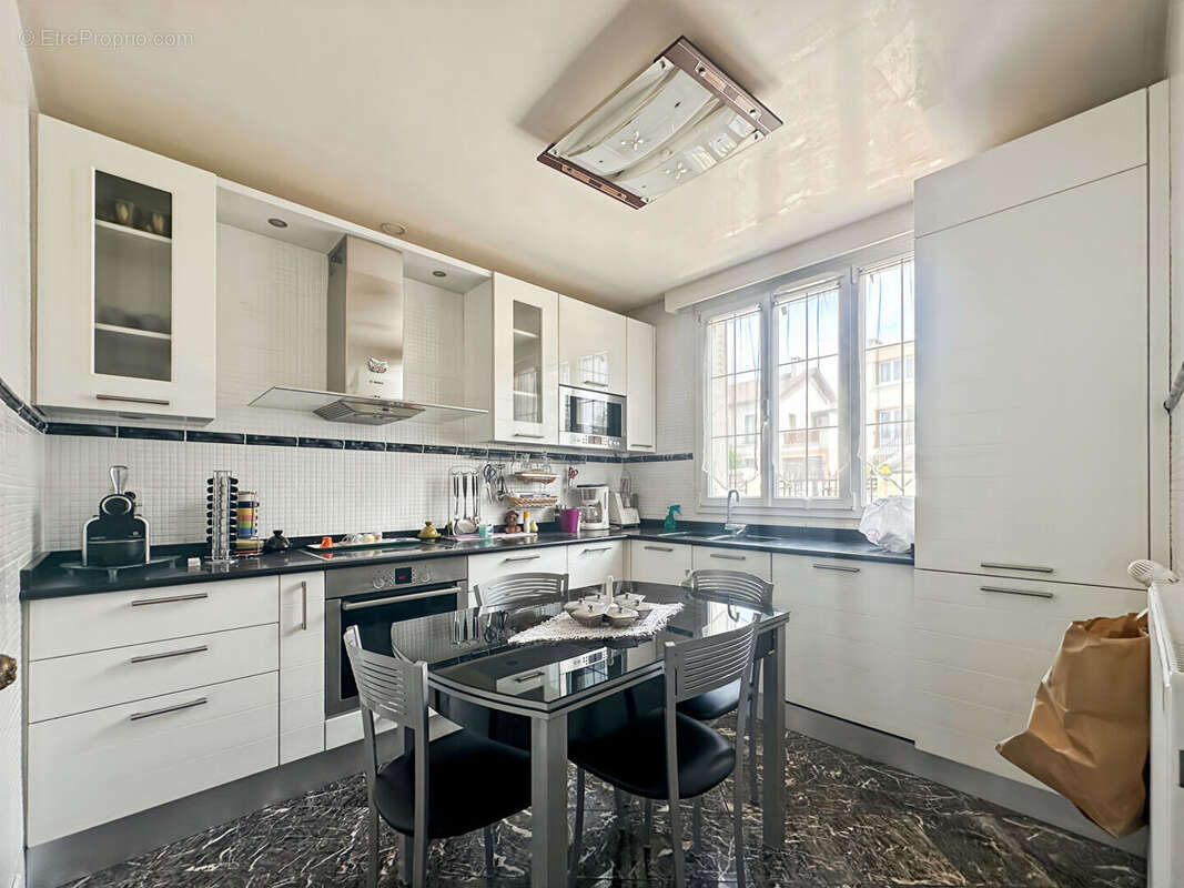 Maison à ROSNY-SOUS-BOIS