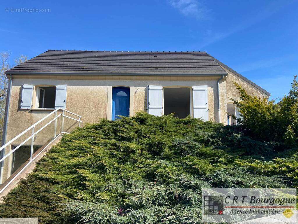 Maison à SAINT-SAUVEUR-EN-PUISAYE