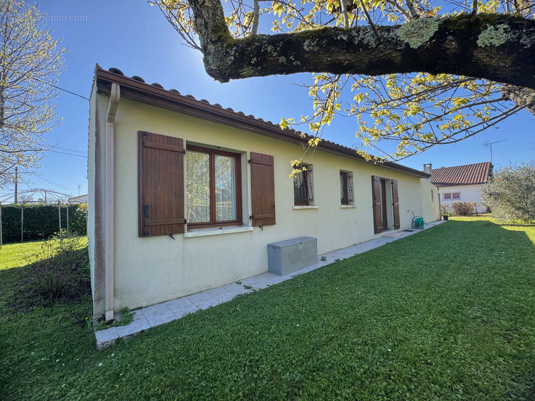 Maison à MORTAGNE-SUR-GIRONDE