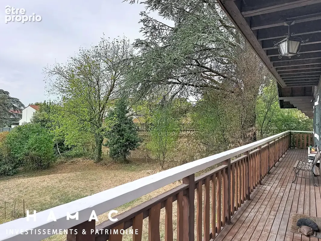 Chalet Grézieu-la-Varenne Centre 250 m² - photo 20