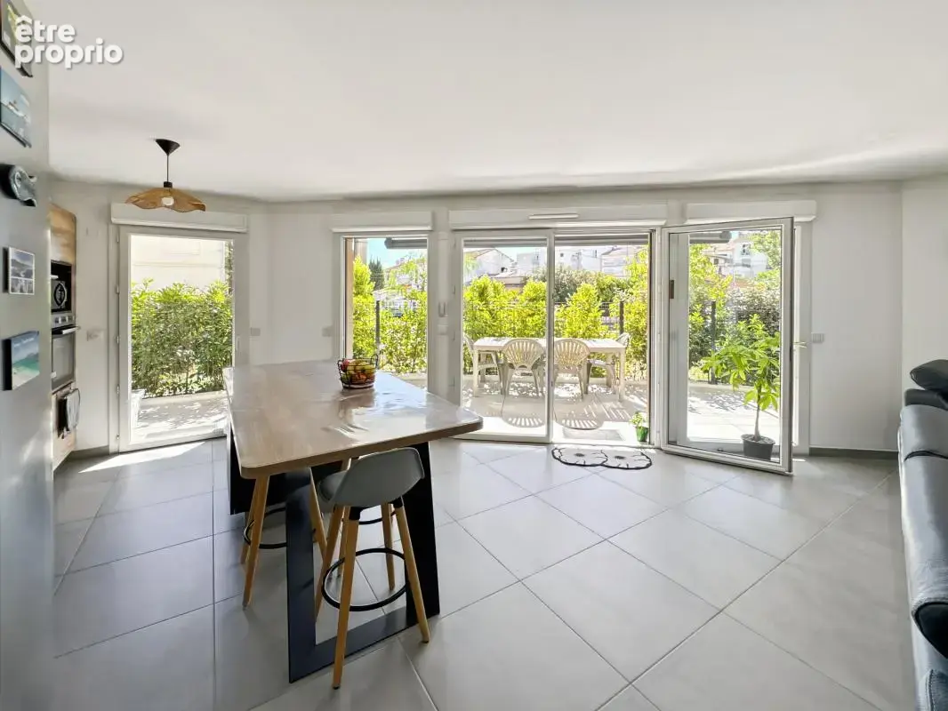 A 200 m des plages, au calme, magnifique T3 de 76 m2 + garage + parking de 17 m2 boxable - photo 5
