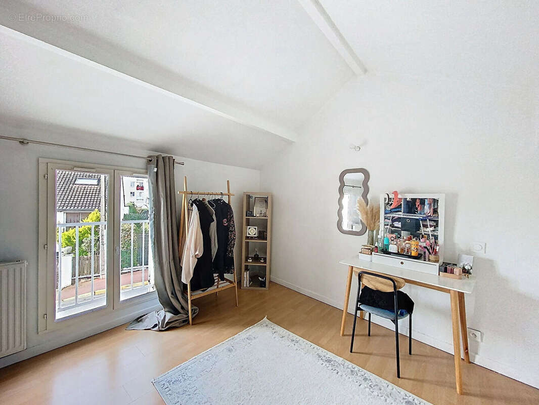 Maison à LA CHAPELLE-SAINT-MESMIN