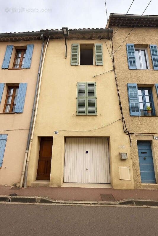 Appartement à TOURVES