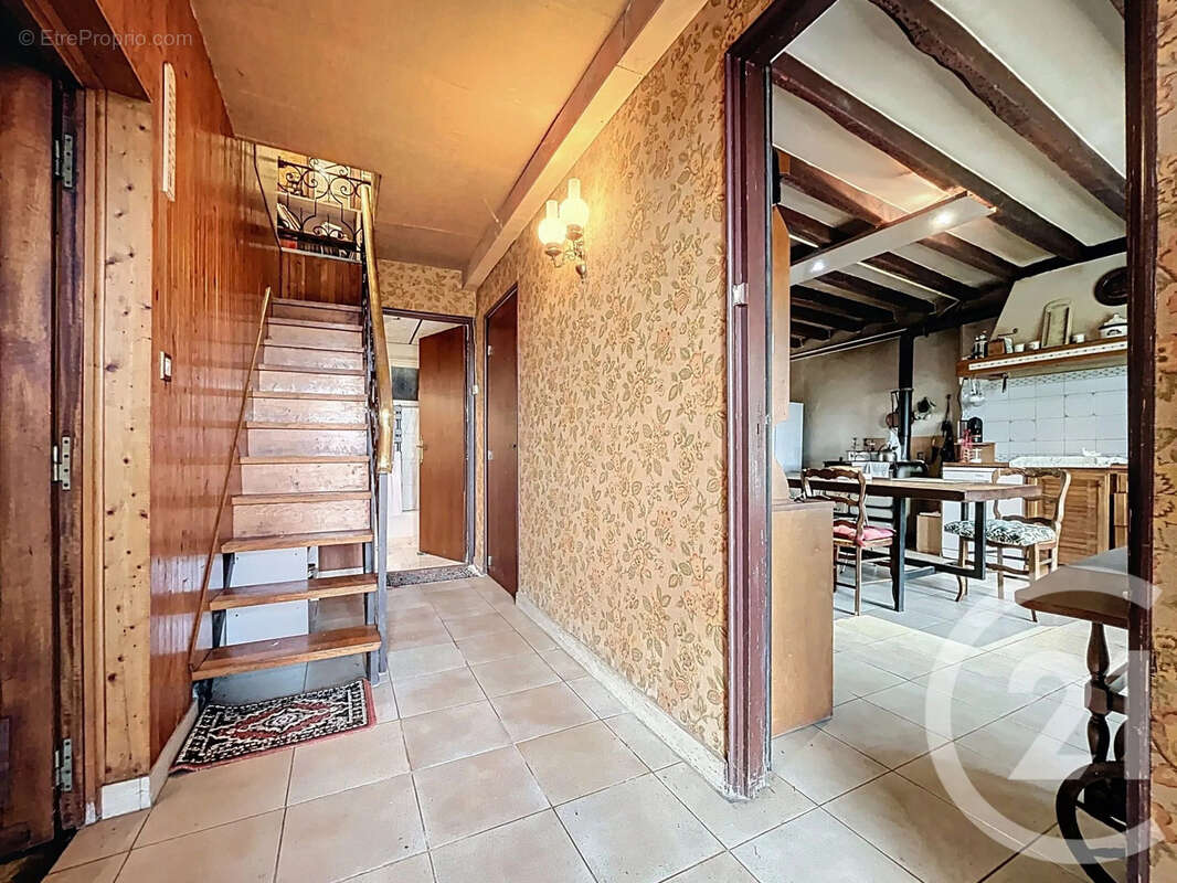 Maison à SAINT-JUST-EN-BRIE