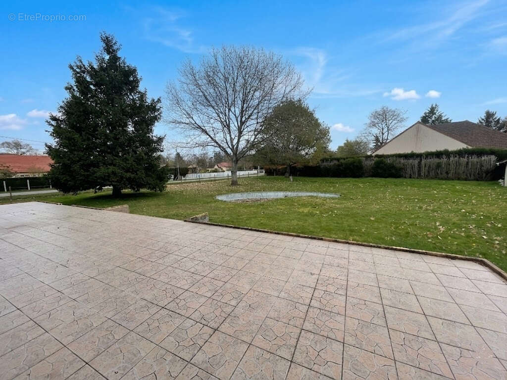 Maison à NOGENT-SUR-VERNISSON