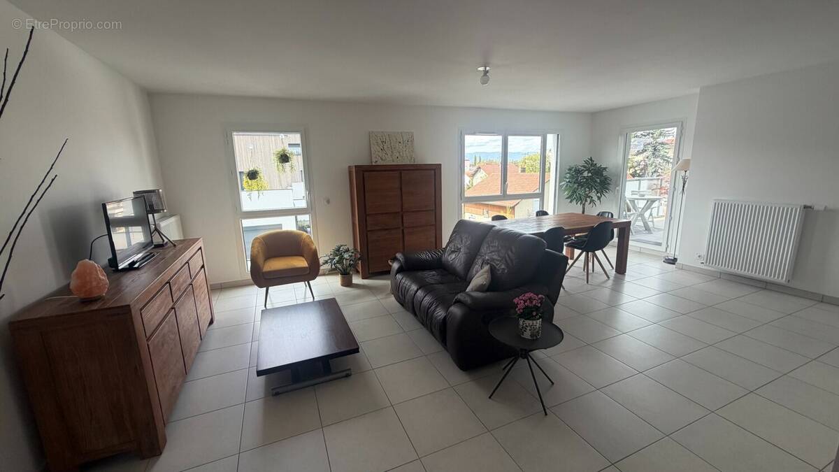 Appartement à vendre à Ville La Grand T4 Salon Séjour Salle à Manger - Appartement à VILLE-LA-GRAND