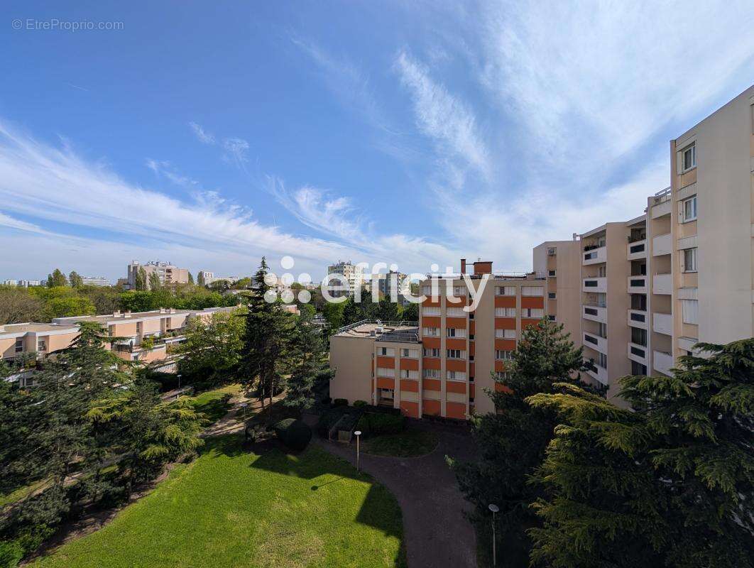 Appartement à ENGHIEN-LES-BAINS