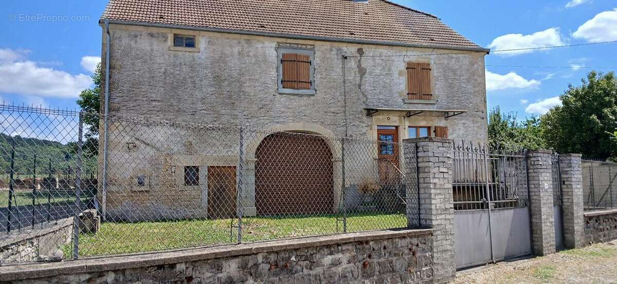 Maison à ANCHENONCOURT-ET-CHAZEL