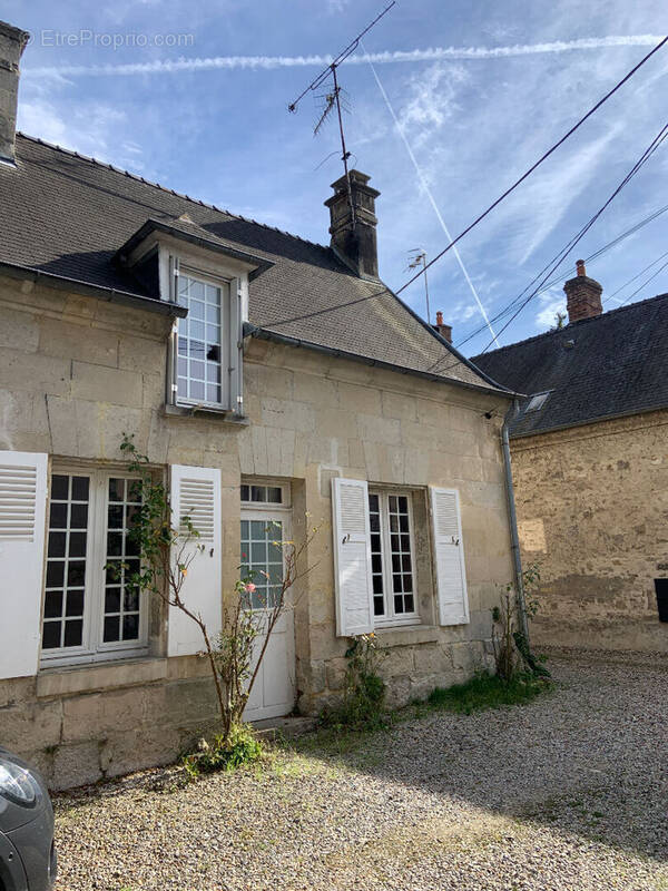 Maison à VIEUX-MOULIN