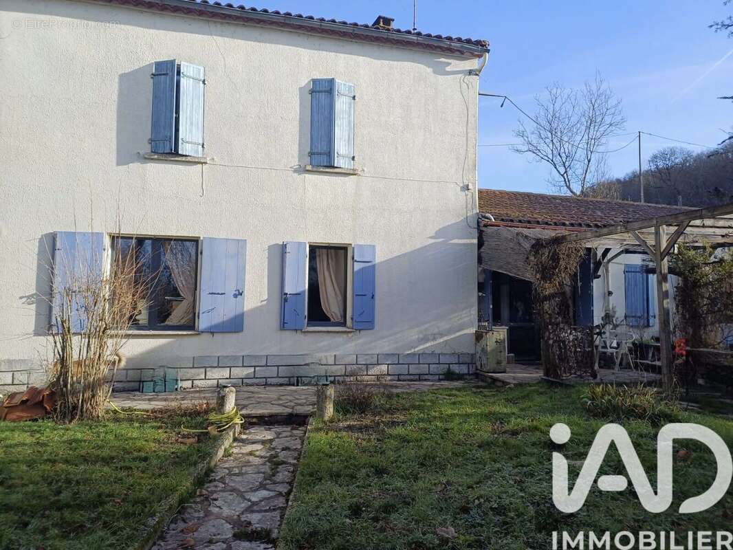 Maison 133 m² à Montaigu-De-Quercy  - photo 6