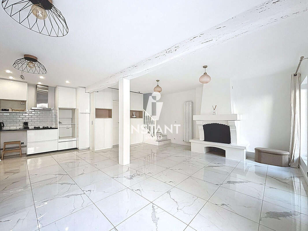 Maison à CHARENTON-LE-PONT