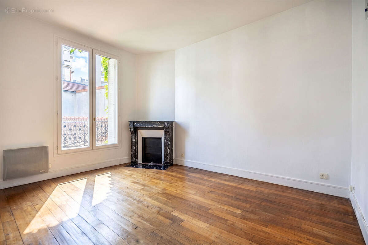 Appartement à PARIS-14E