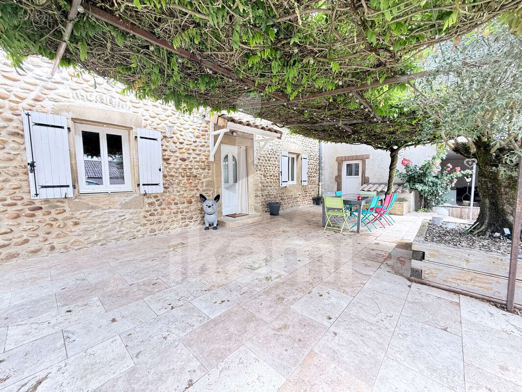 Maison à CHATEAUNEUF-DE-GALAURE
