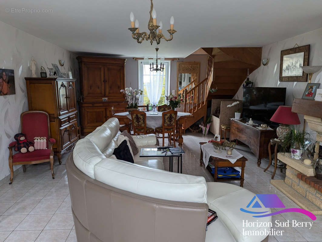 Séjour  - Maison à CHASSIGNOLLES