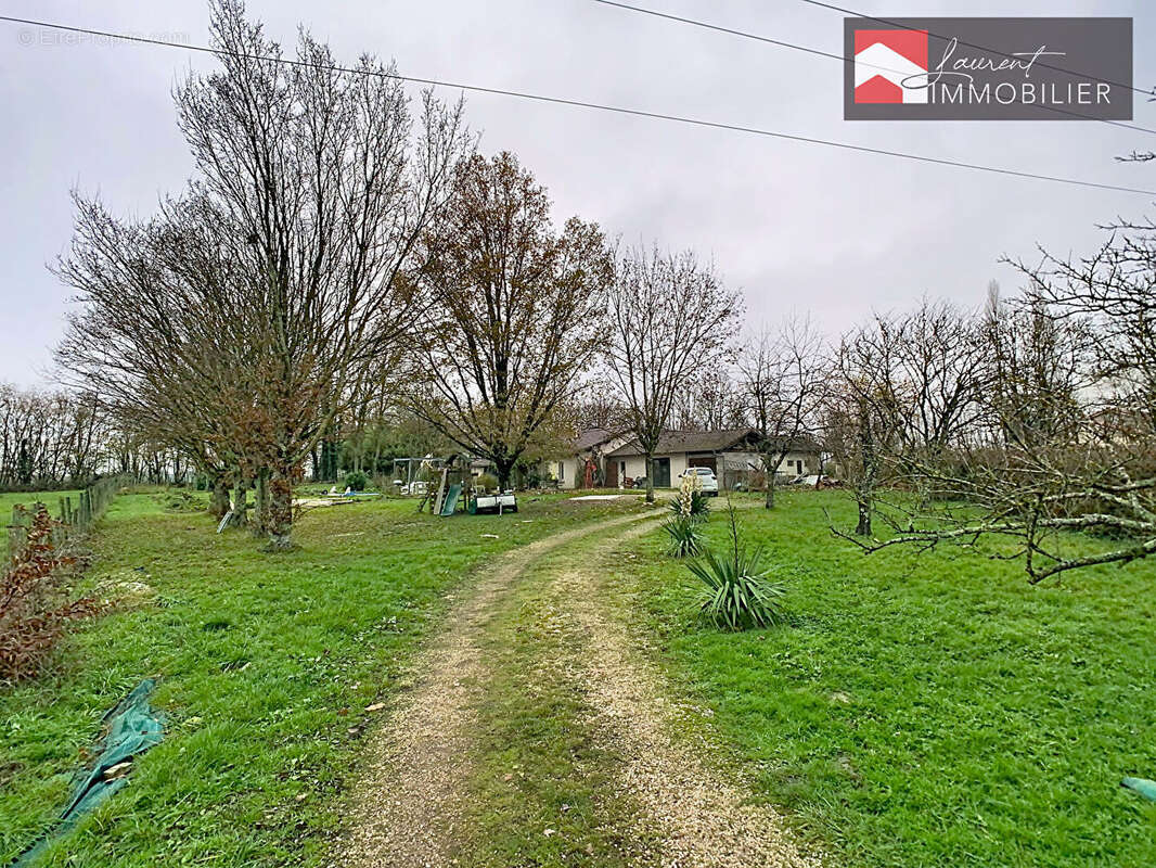 Maison à SAINT-ETIENNE-SUR-REYSSOUZE