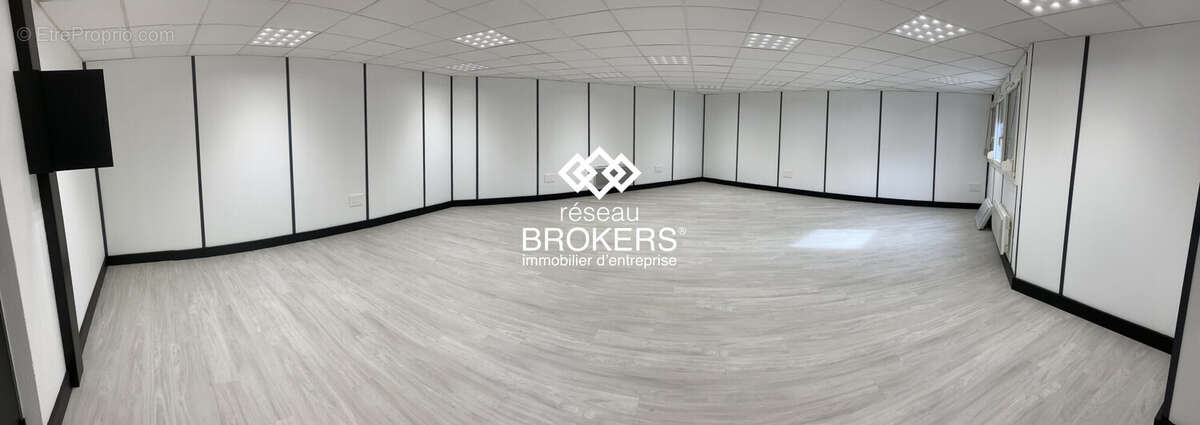 Commerce 66 m² à Sassenage  - photo 2