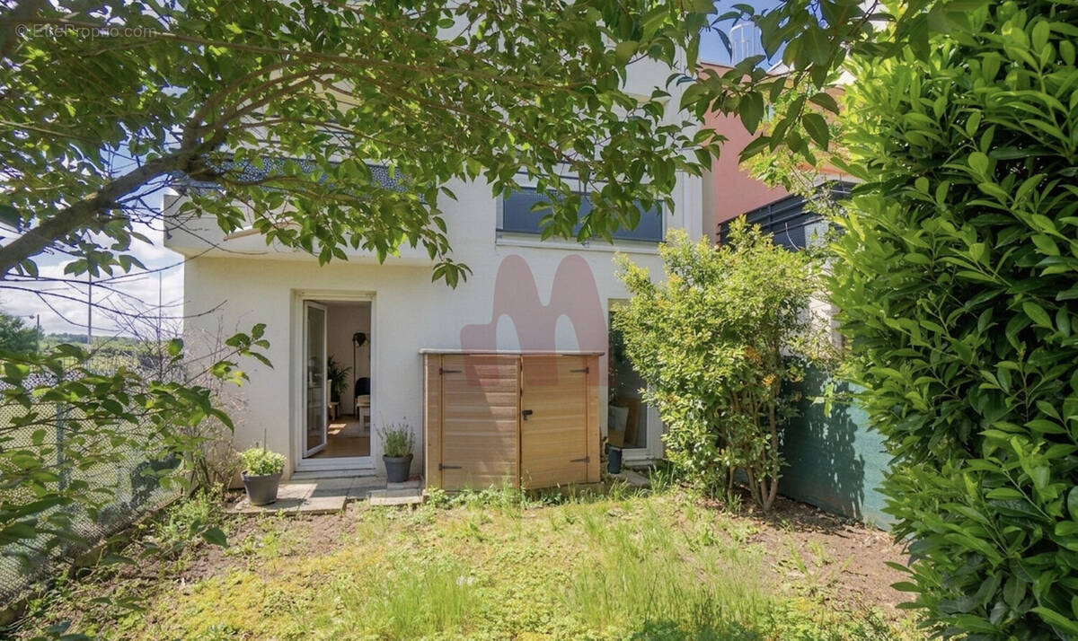 Appartement à MEYZIEU