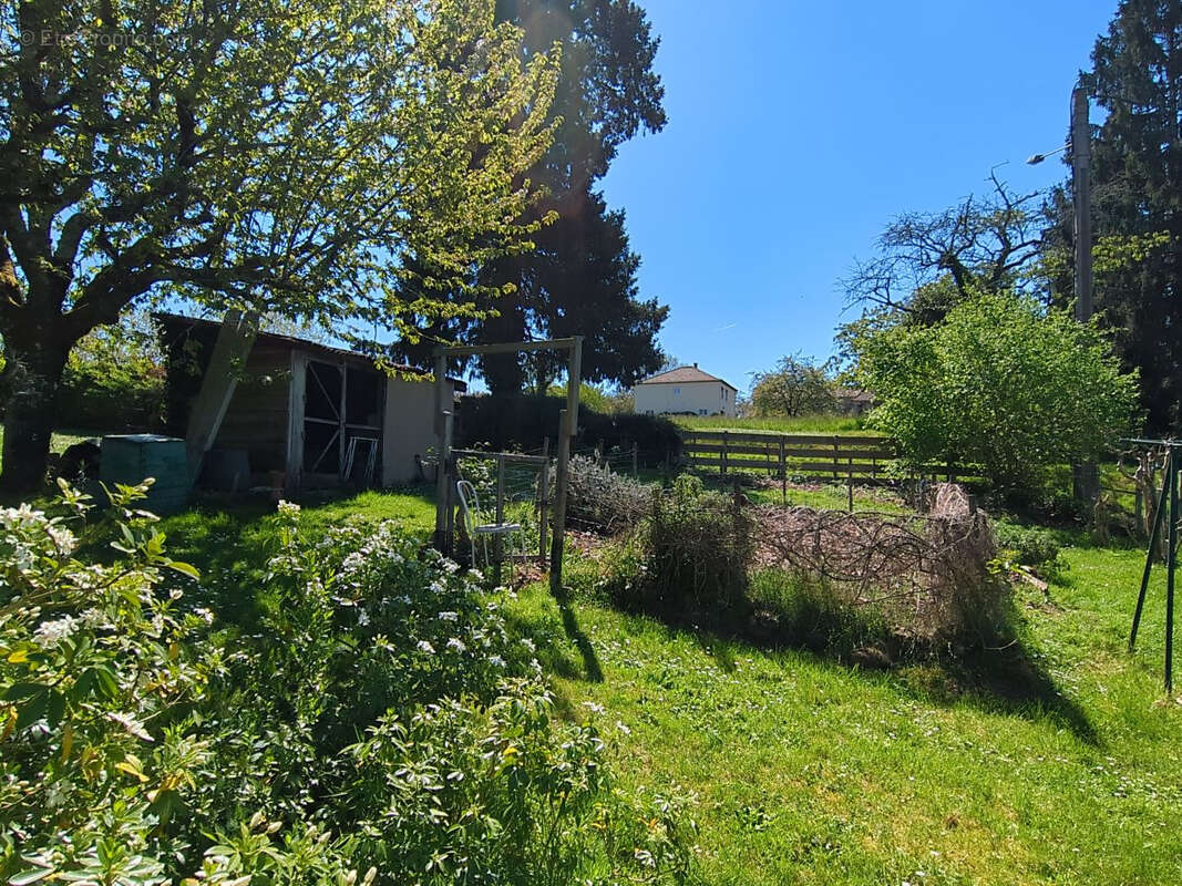 Maison à LAVEYSSIERE