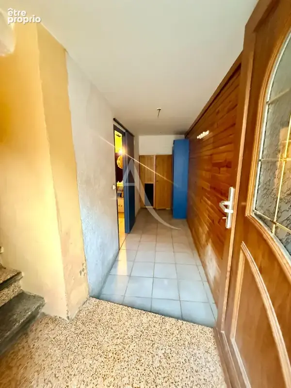 THUIR : Centre ville - maison de village, de 50 m² en R +2. - photo 3
