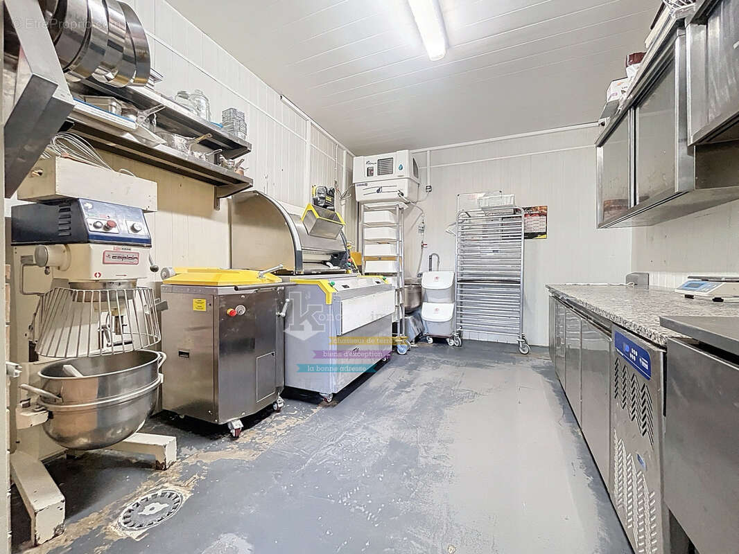 n°3 - Commerce à CLERMONT