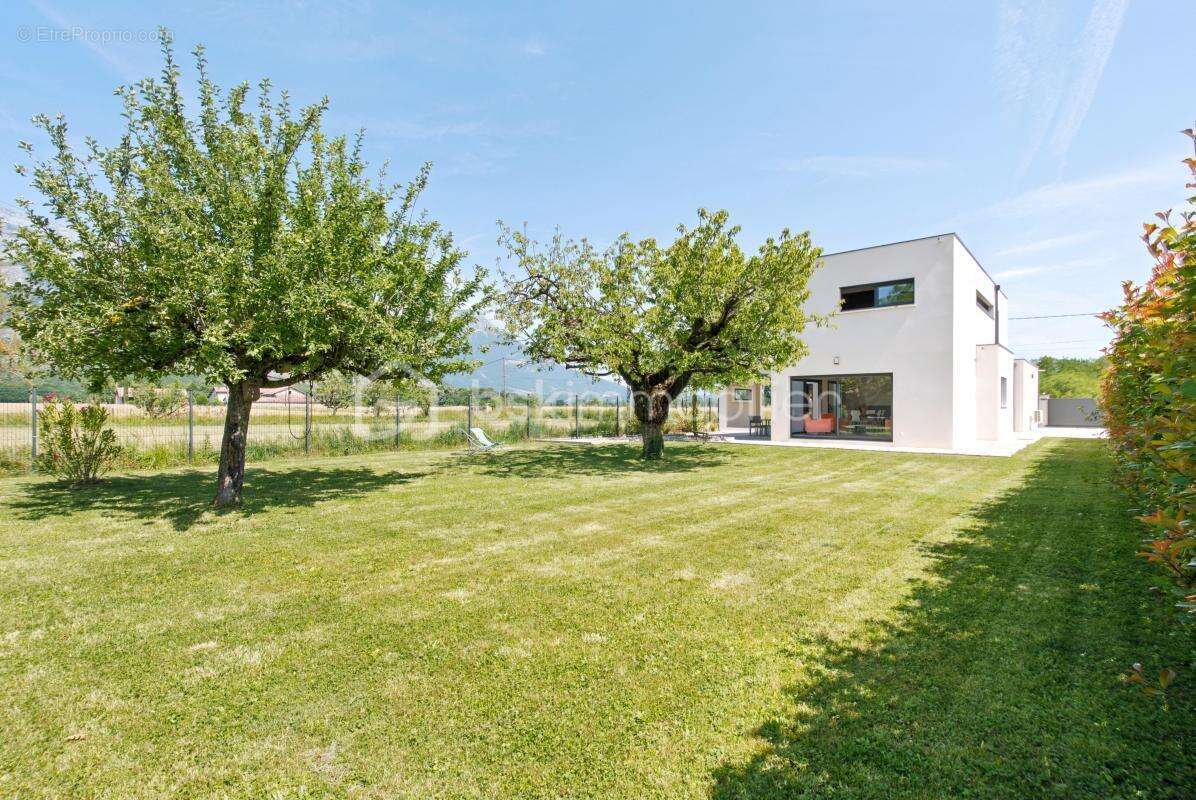 Maison contemporaine dans un cadre idylique - photo 6