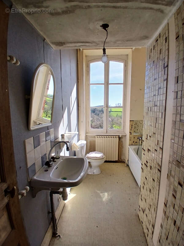 Maison à SAINT-LEGER-DE-FOUGERET