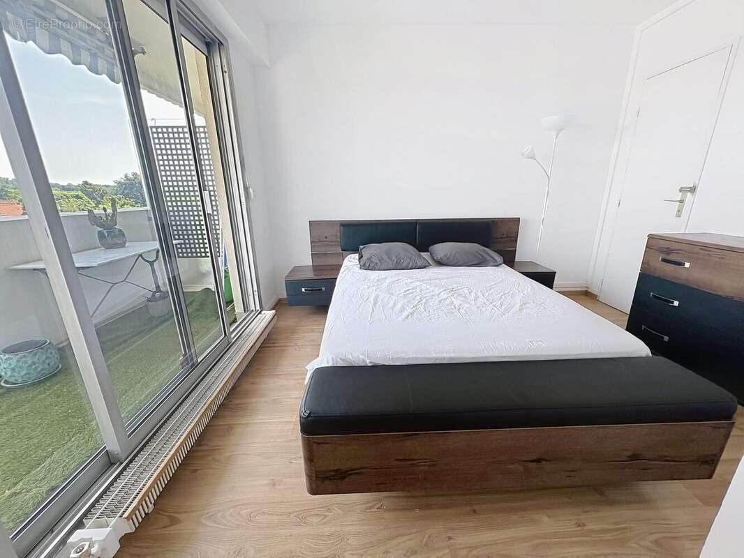 Appartement 64 m² à Garches  - photo 6