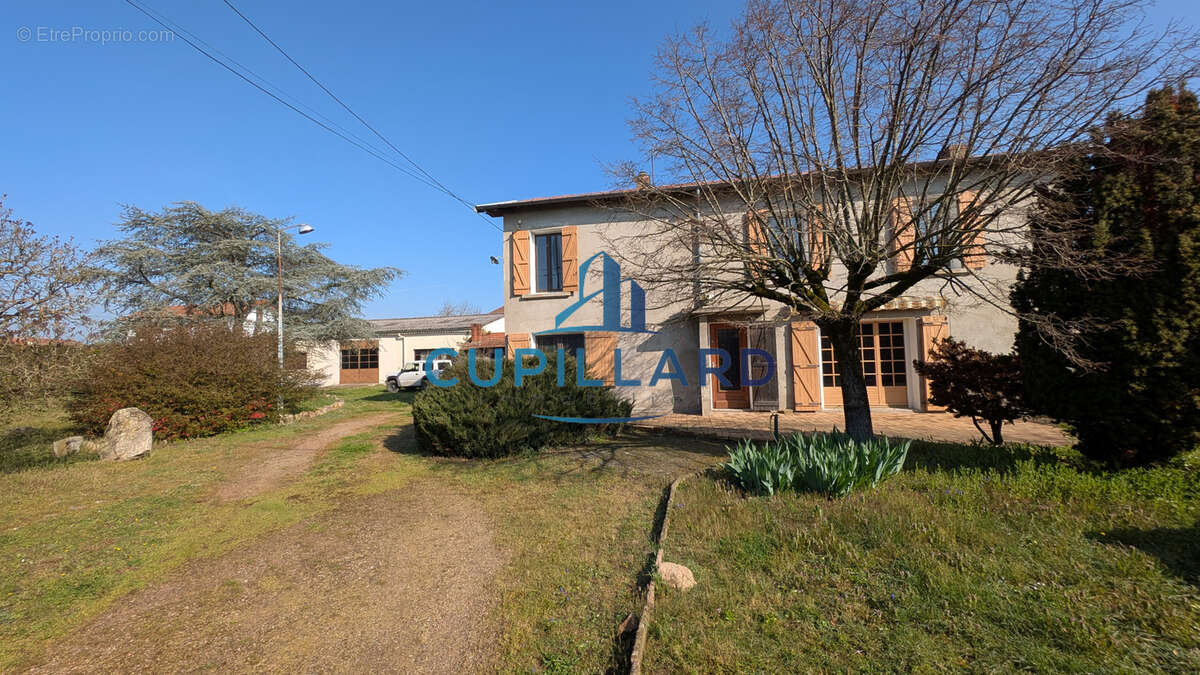 Maison à RIORGES