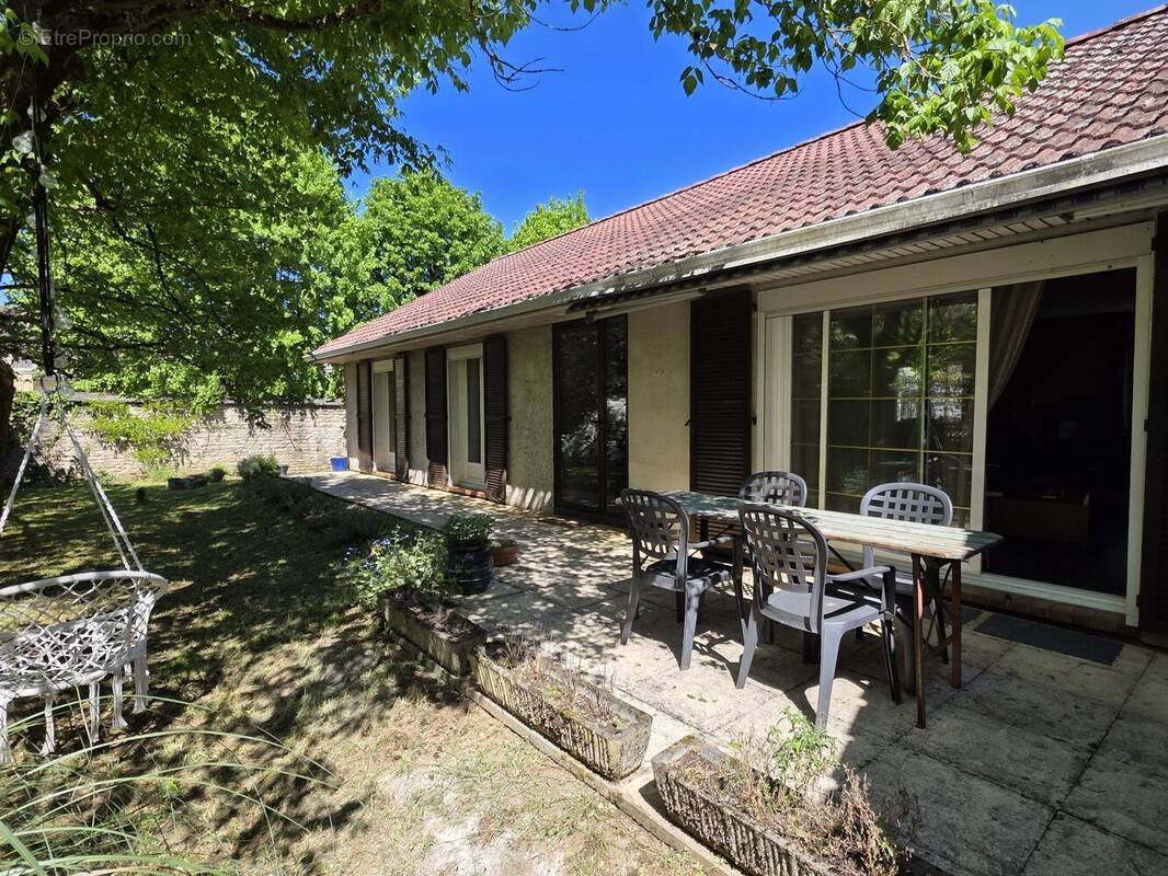 Maison à CHENOVE