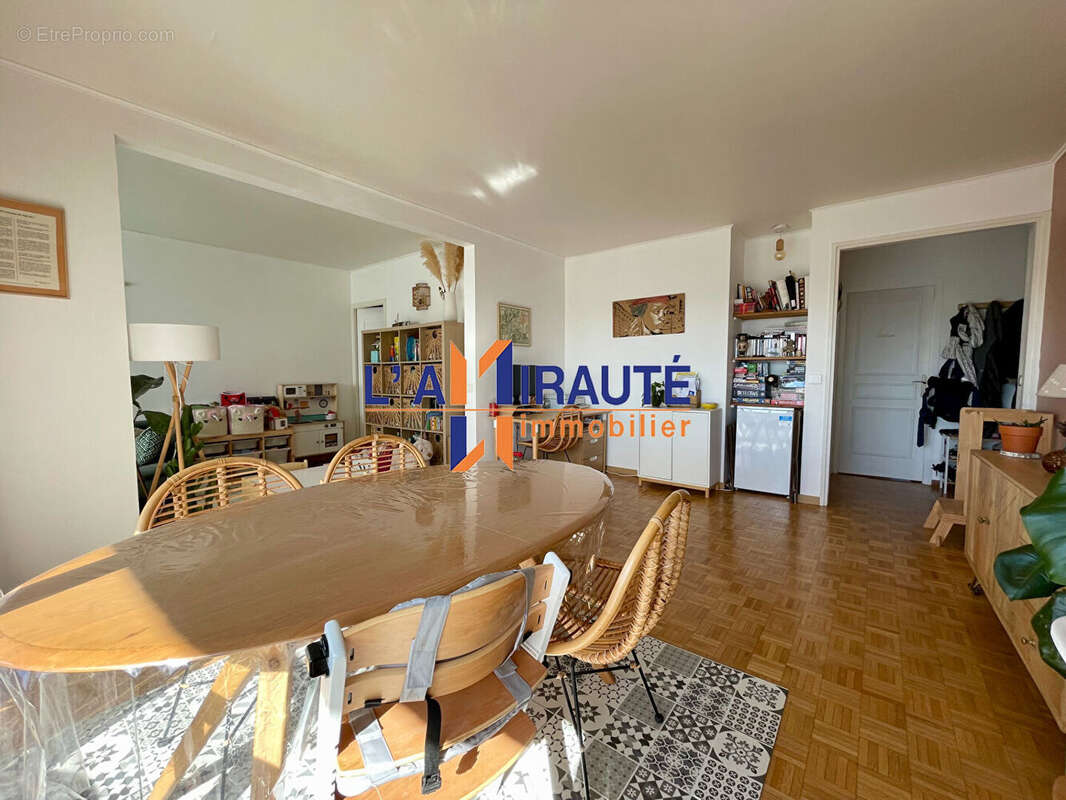 Appartement à HOUILLES