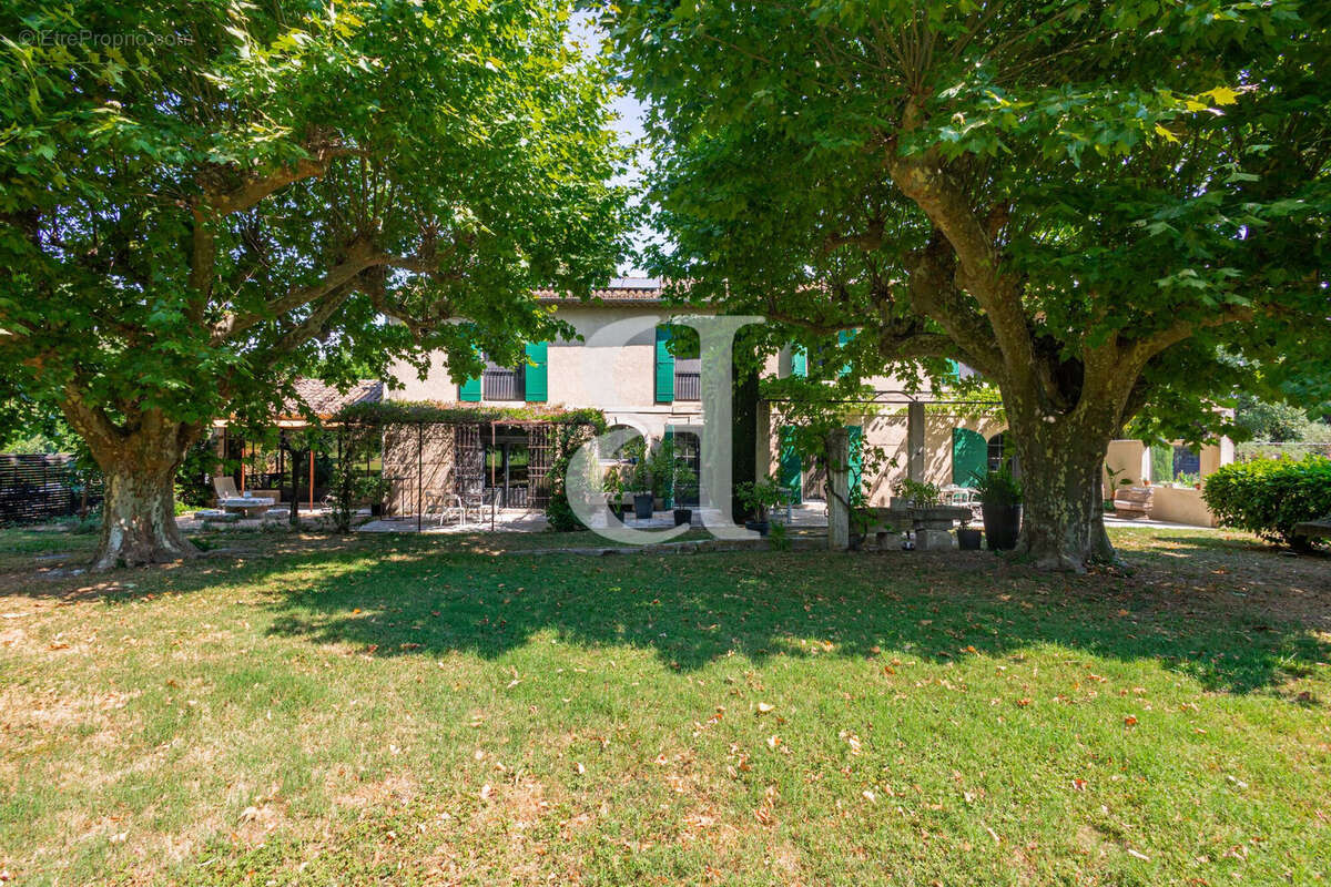 Maison 327 m² à Saint-Remy-De-Provence  - photo 4