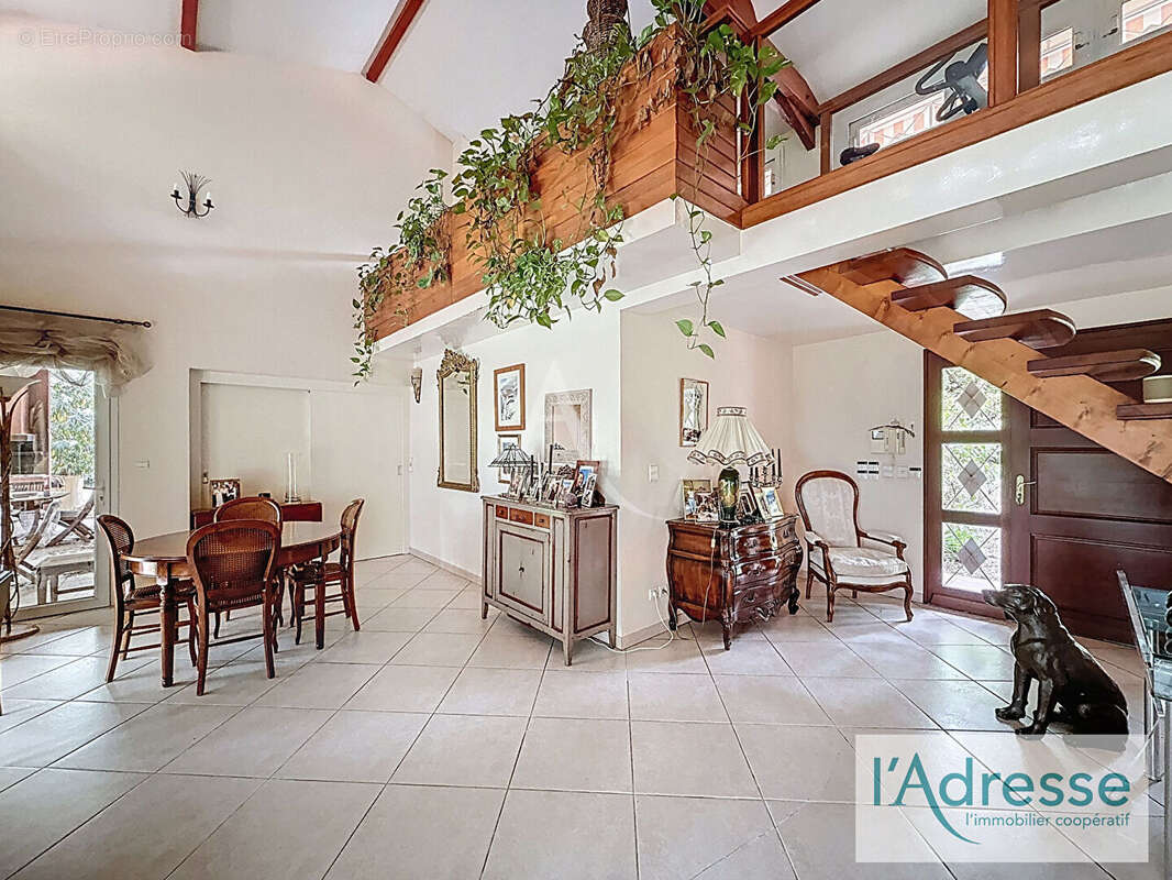 Maison à VILLENEUVE-LES-BOULOC