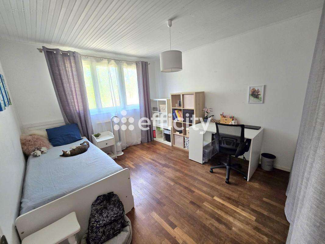 Maison à LA QUEUE-EN-BRIE