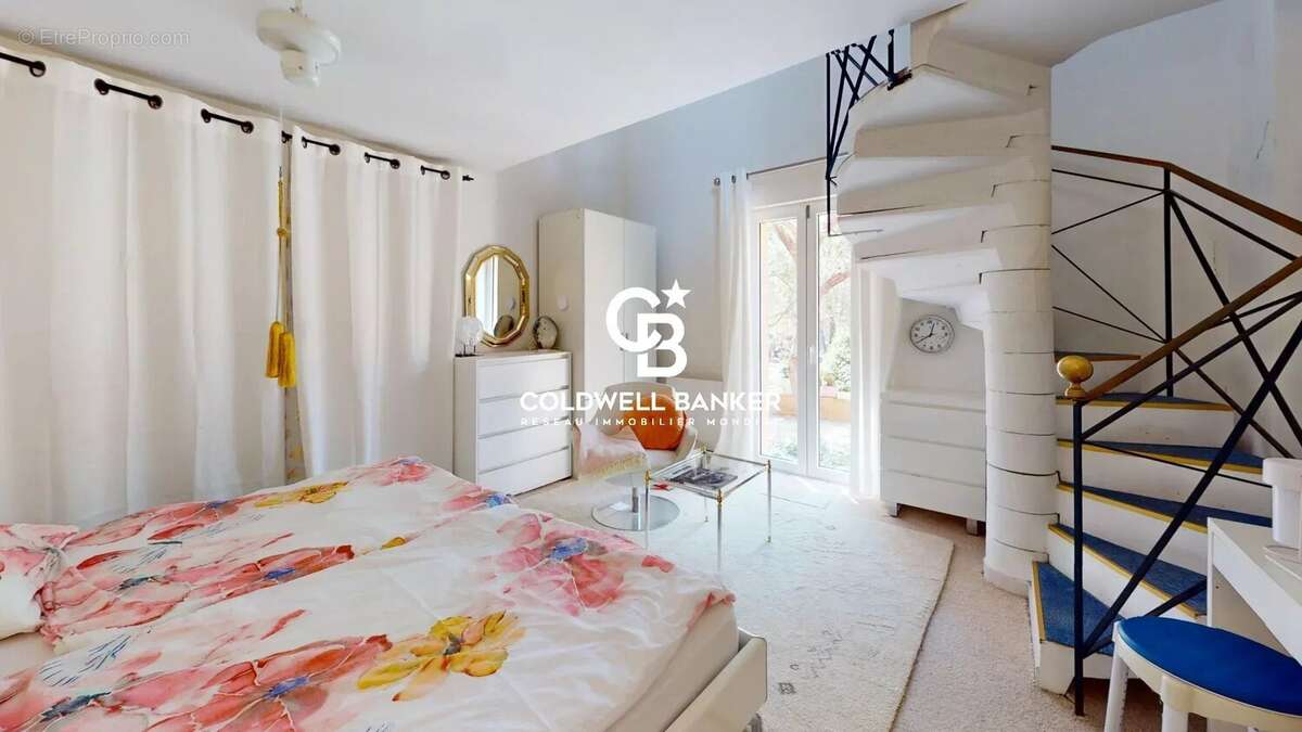 Maison de charme de plain-pied au cœur d'un parc d'oliviers de 5 030 m² - photo 13