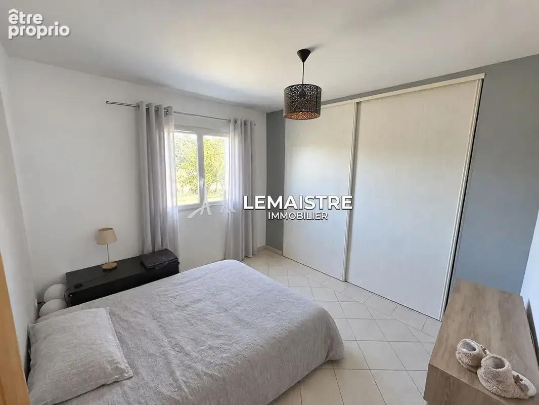PROCHE GODERVILLE - Maison familiale 157 m² - Plain-pied - 4 garages - Terrain 2 000 m² - photo 10