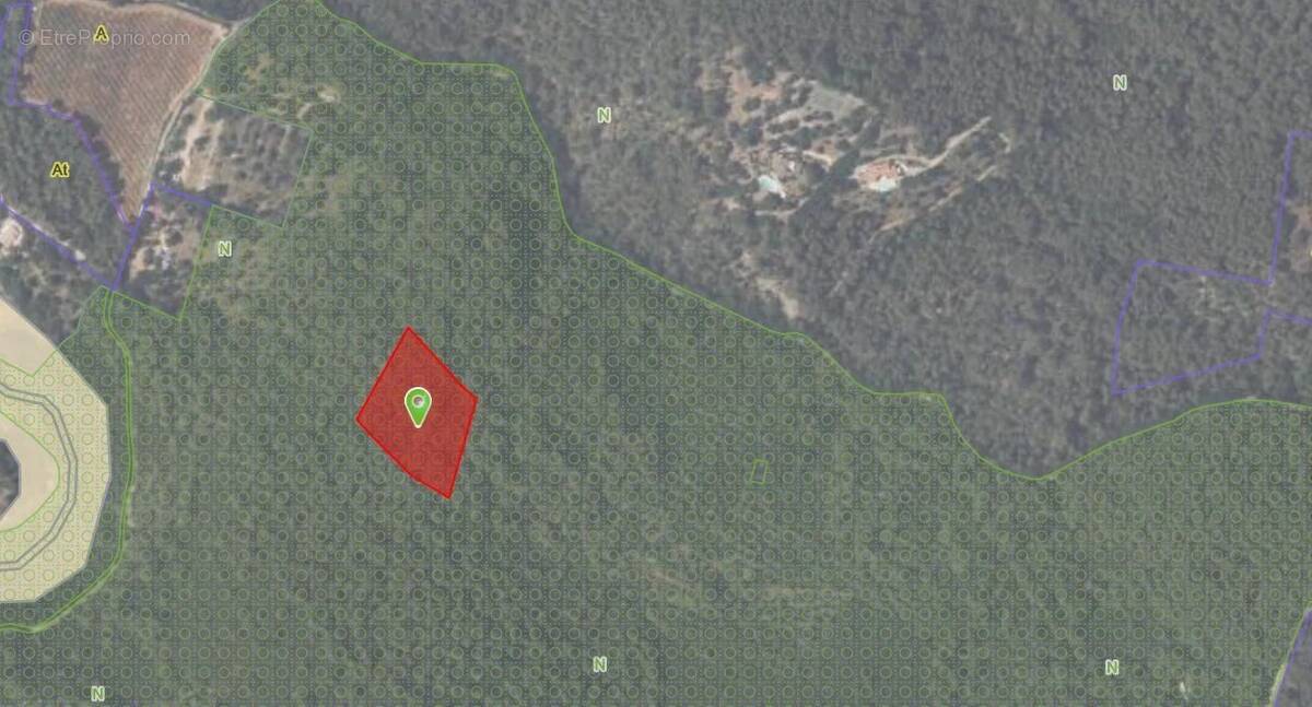 Terrain à ENTRECASTEAUX