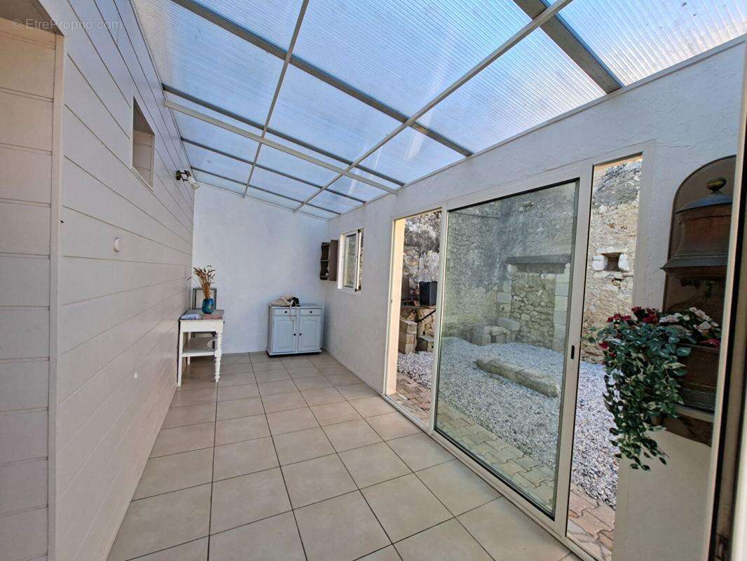Jolie petite Maison  en pierre Saint-Estèphe 5 pièce(s) 80 m2 - photo 6