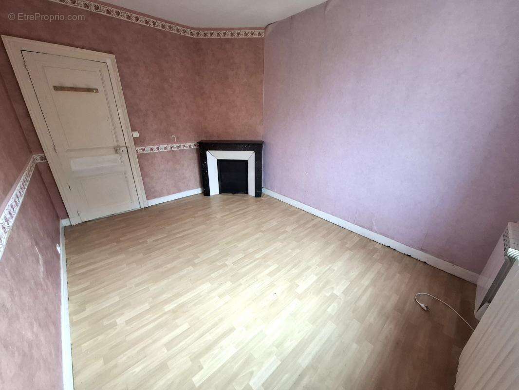 Appartement à CUISE-LA-MOTTE