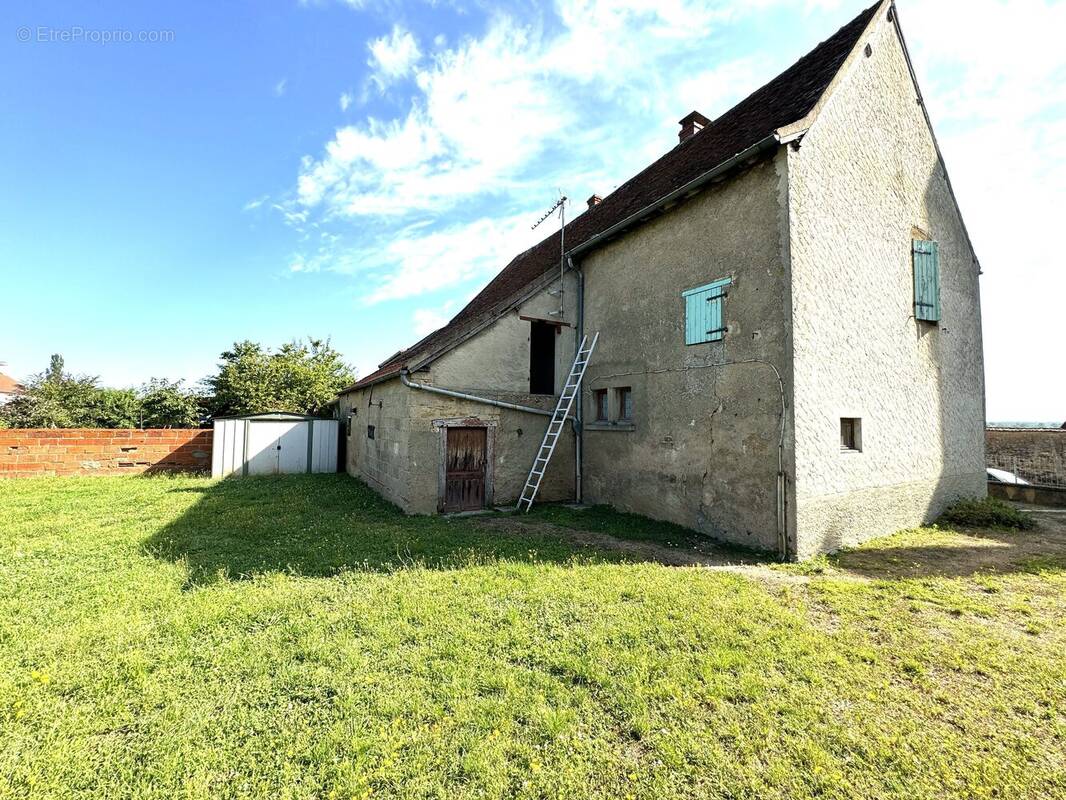 Photo 1 - Maison à SAINT-YAN