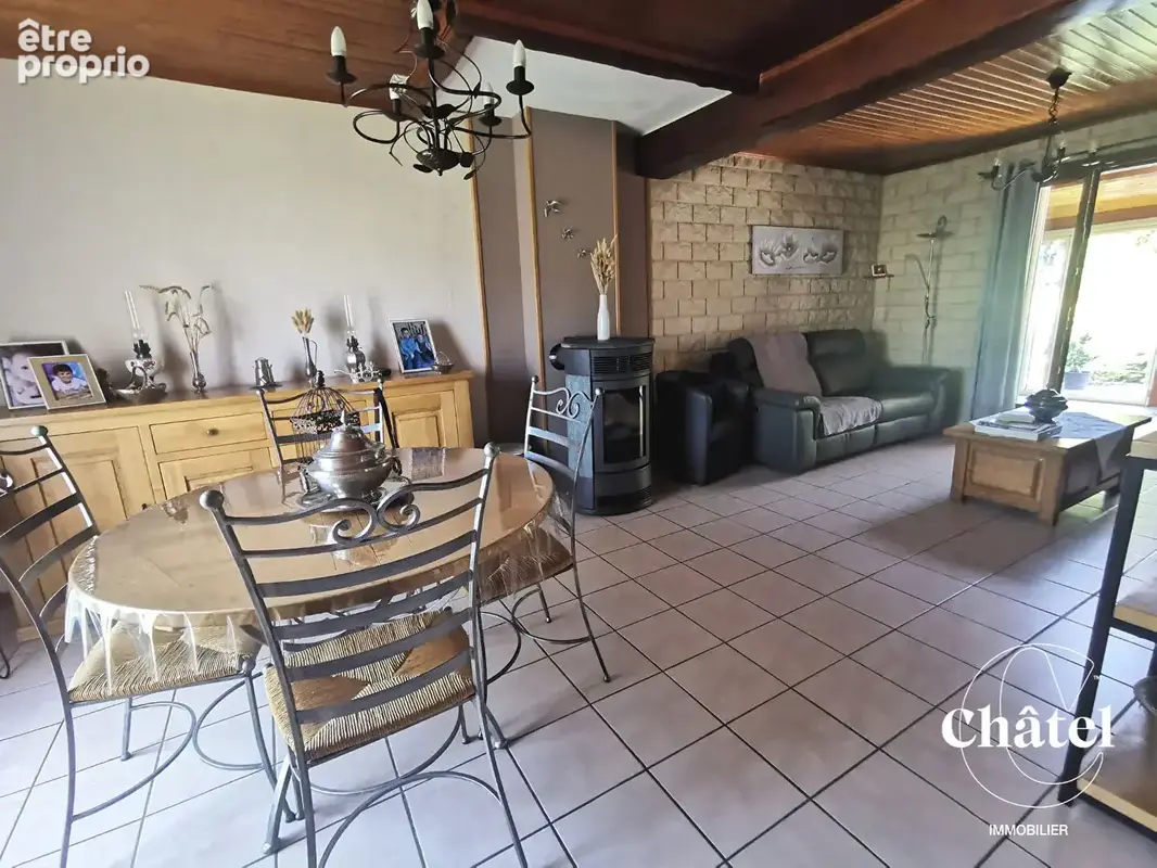 Maison  4 ch , 2 salles d'eau, sous sol aménagé , jardin arboré, véranda, garages - photo 5