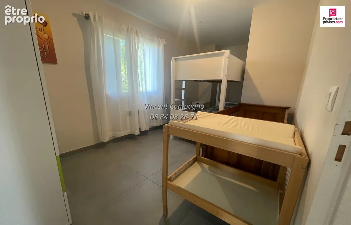 Villa 170 m², 8 pièces, 6 chambres, piscine, grand garage et terrain - photo 13