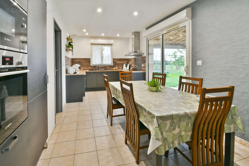 Maison à SAINT-SAVINIEN