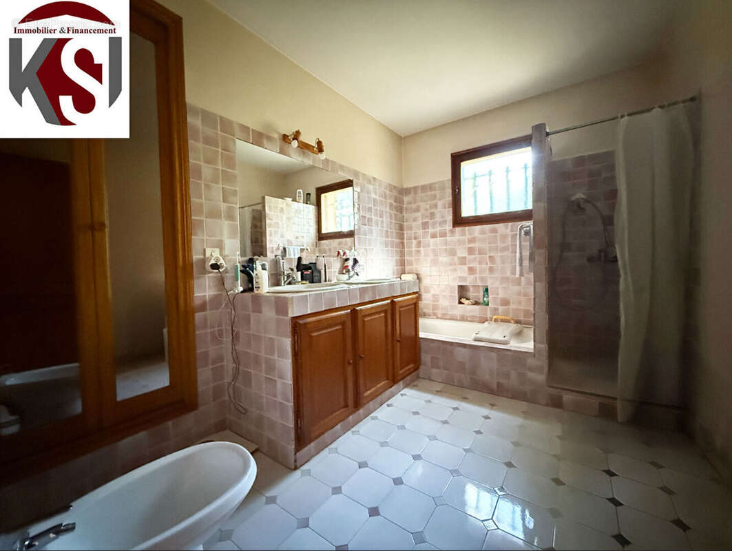 Maison à NANS-LES-PINS