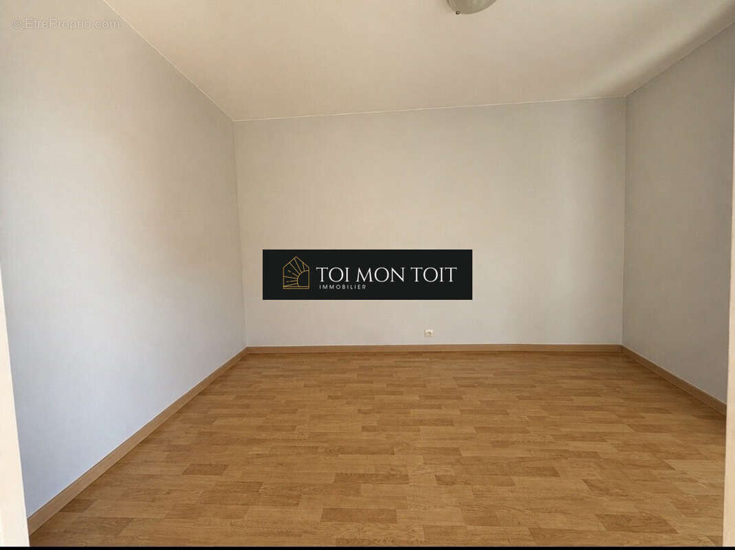 Appartement à SURVILLIERS