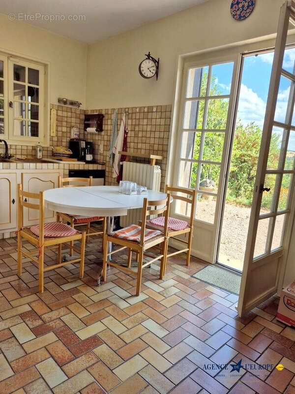 Maison 200 m² à Abrest  - photo 9