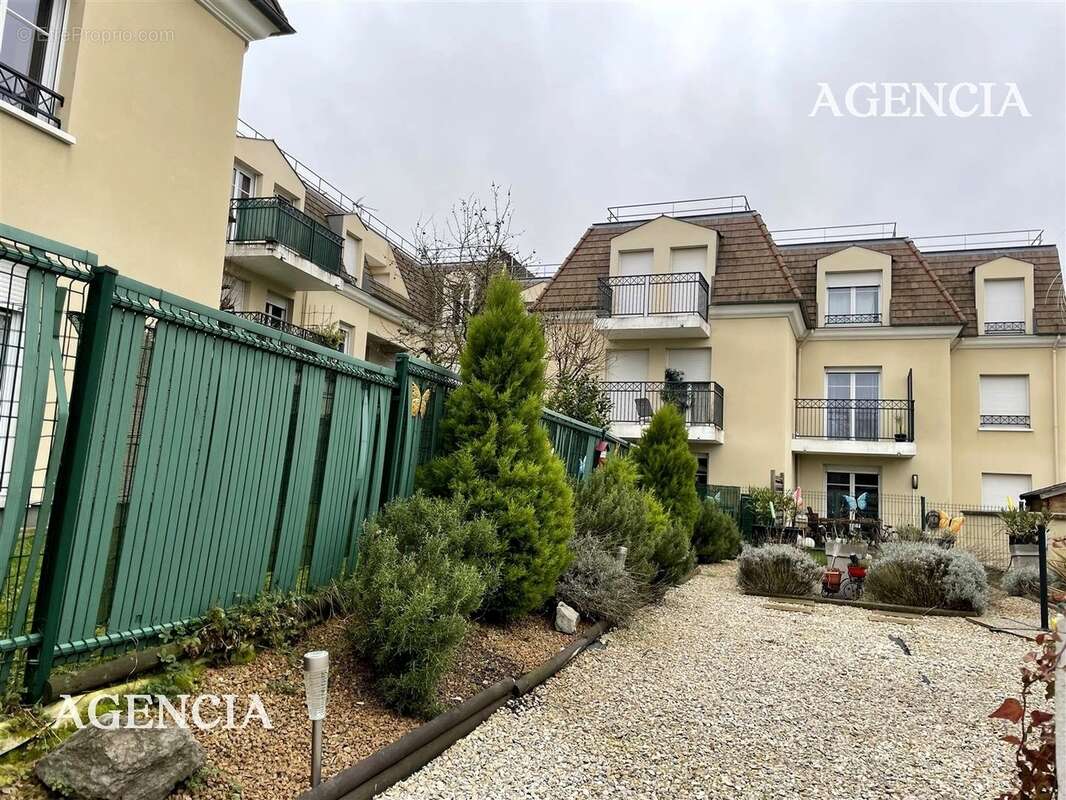 Appartement à PONTAULT-COMBAULT