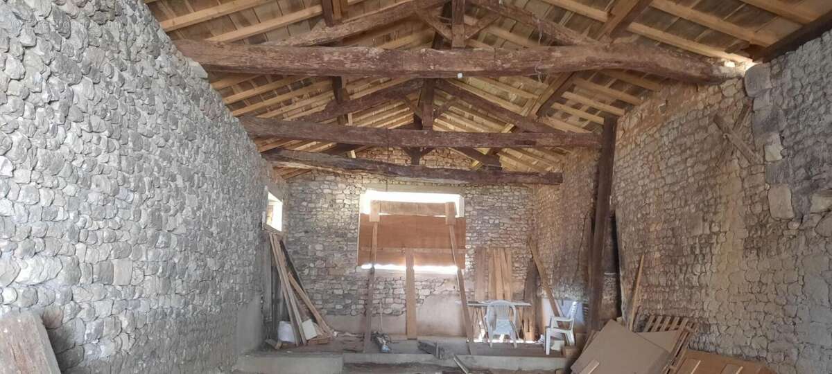 Charentaise rénovée, dépendances et piscine - photo 15